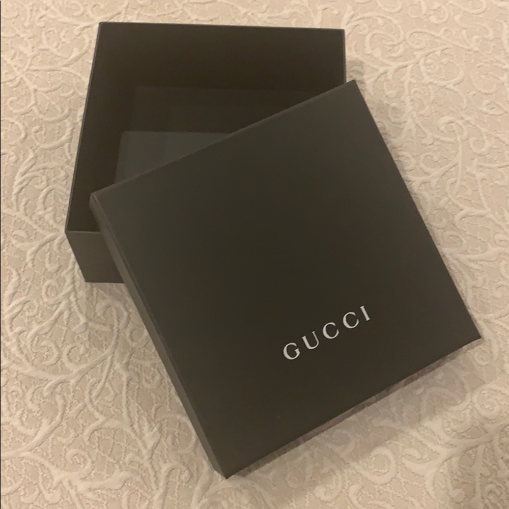 Gucci box